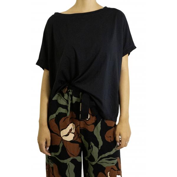 T-shirt tinta unita  morbida con spalla regolabile 
